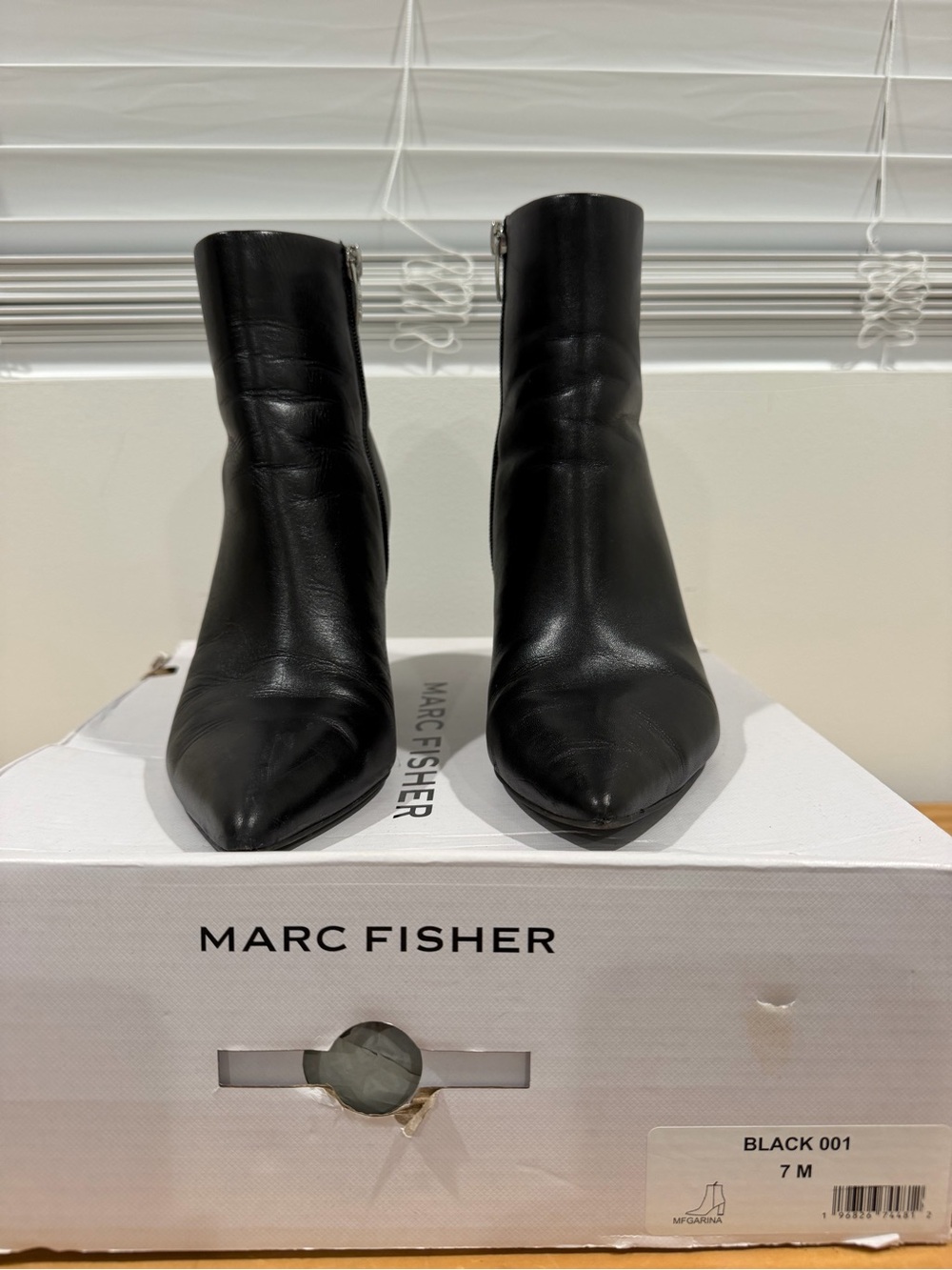 Marc Fisher Black Leather Pointed Toe Ankle Boot Size 7